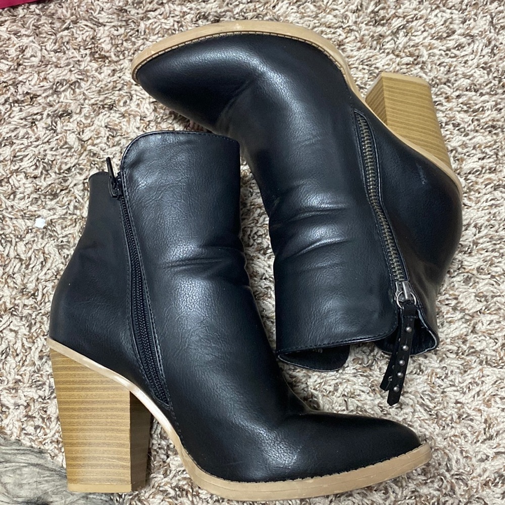JUSTFAB Black Heeled Booties